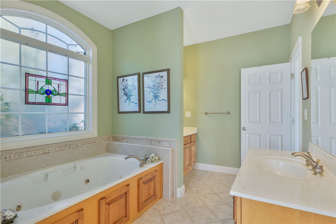 272 Jocassee Ridge Way Salem, SC 29676 - Photo 23 of 50 Jetted Tub