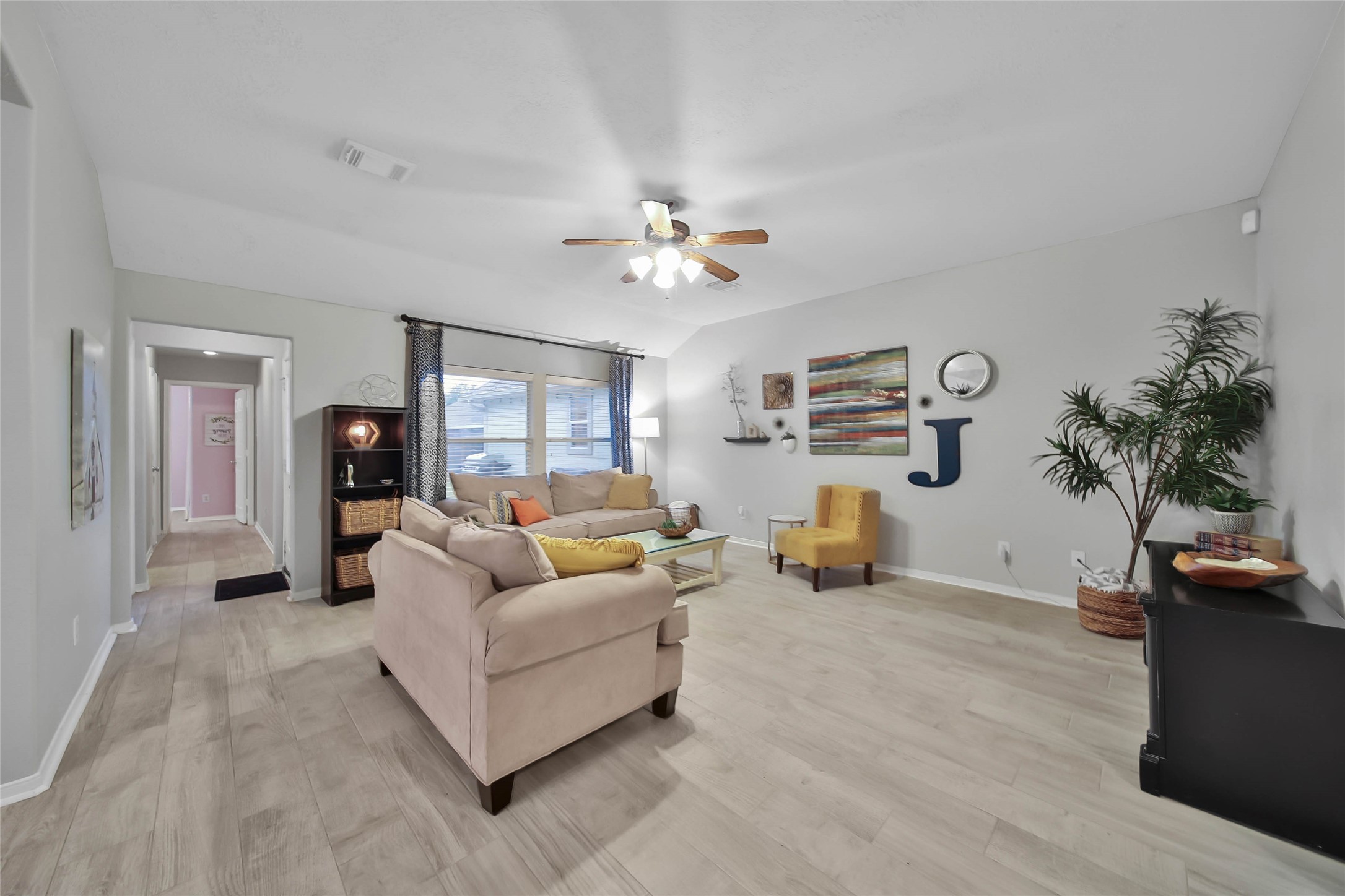 21727 Texian Court Spring, TX 77388 - Photo 9 of 38 Living Room