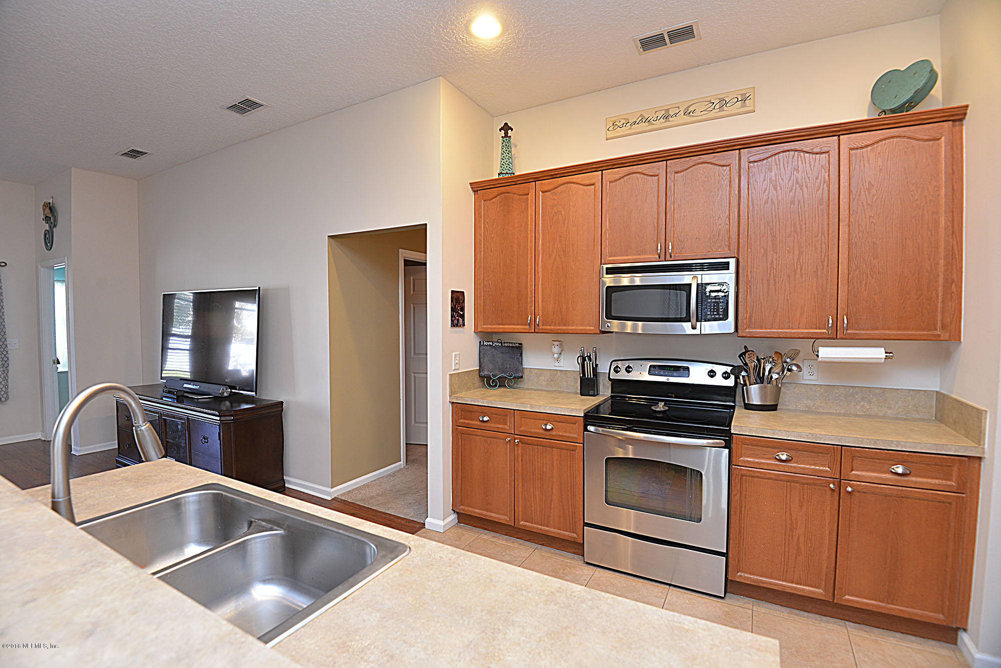 1226 Splendid Ravine Street St. Augustine, FL 32092 - Photo 7 of 38 7 - Kitchen
