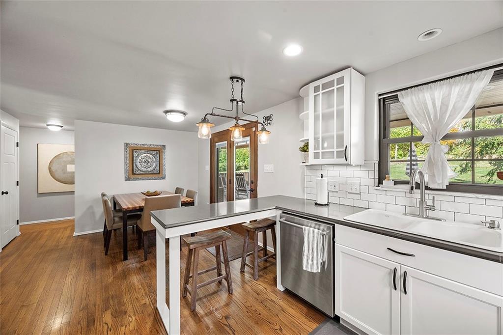 616 Scrubgrass Road Pittsburgh, PA 15243 - Photo 14 of 40 Gallery Image 14