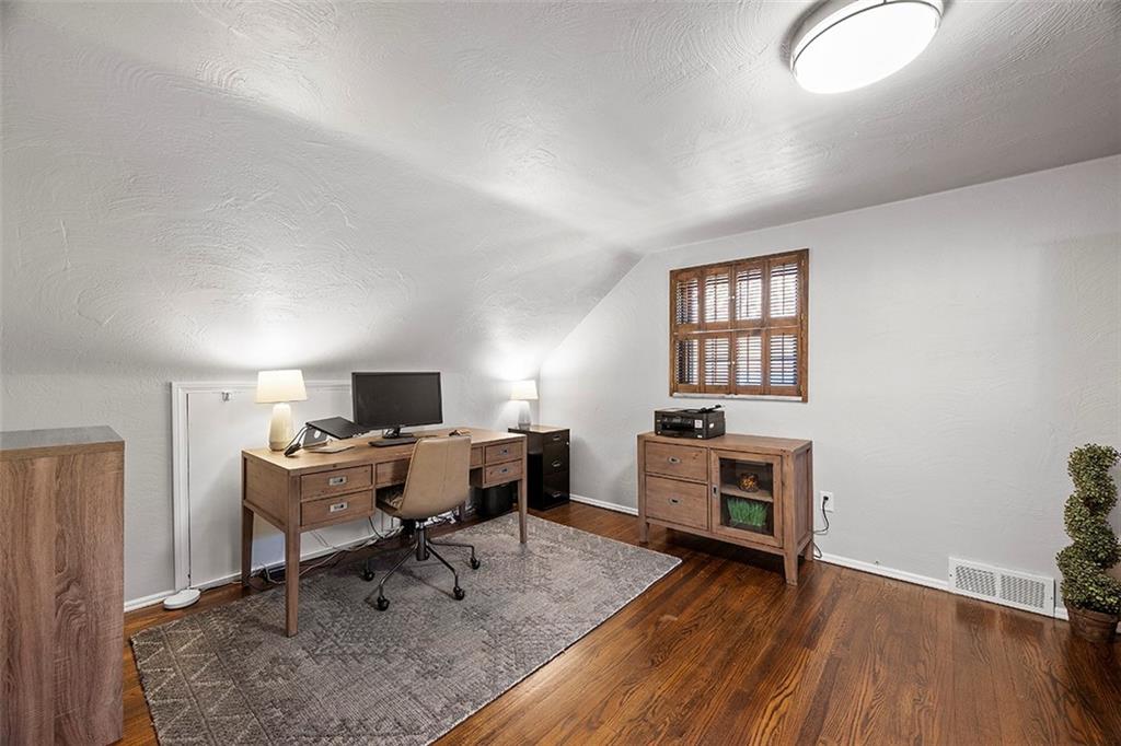616 Scrubgrass Road Pittsburgh, PA 15243 - Photo 24 of 40 Gallery Image 24