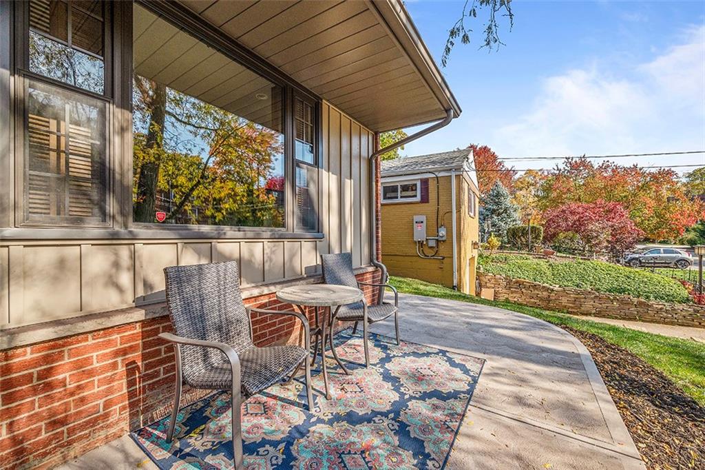 616 Scrubgrass Road Pittsburgh, PA 15243 - Photo 3 of 40 Gallery Image 3