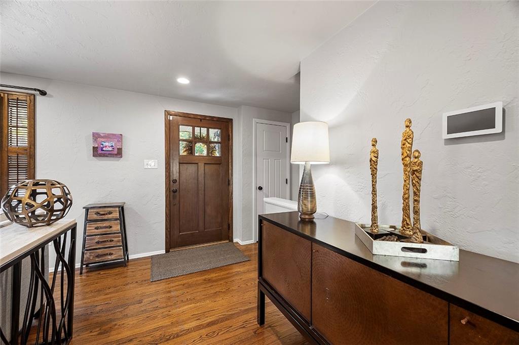 616 Scrubgrass Road Pittsburgh, PA 15243 - Photo 4 of 40 Gallery Image 4