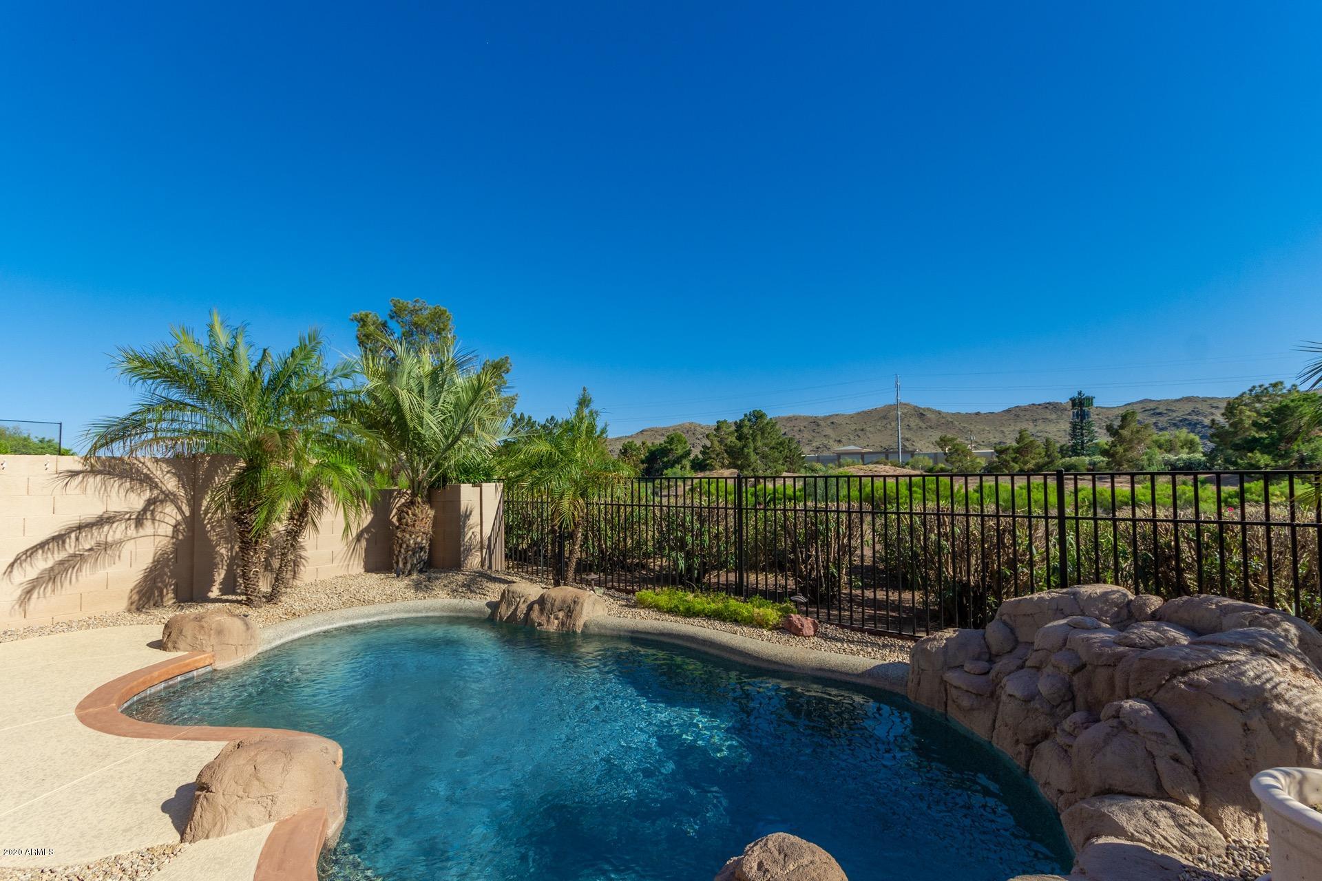 3231 East Fremont Road Phoenix, AZ 85042 - Photo 4 of 32 Fremont 31
