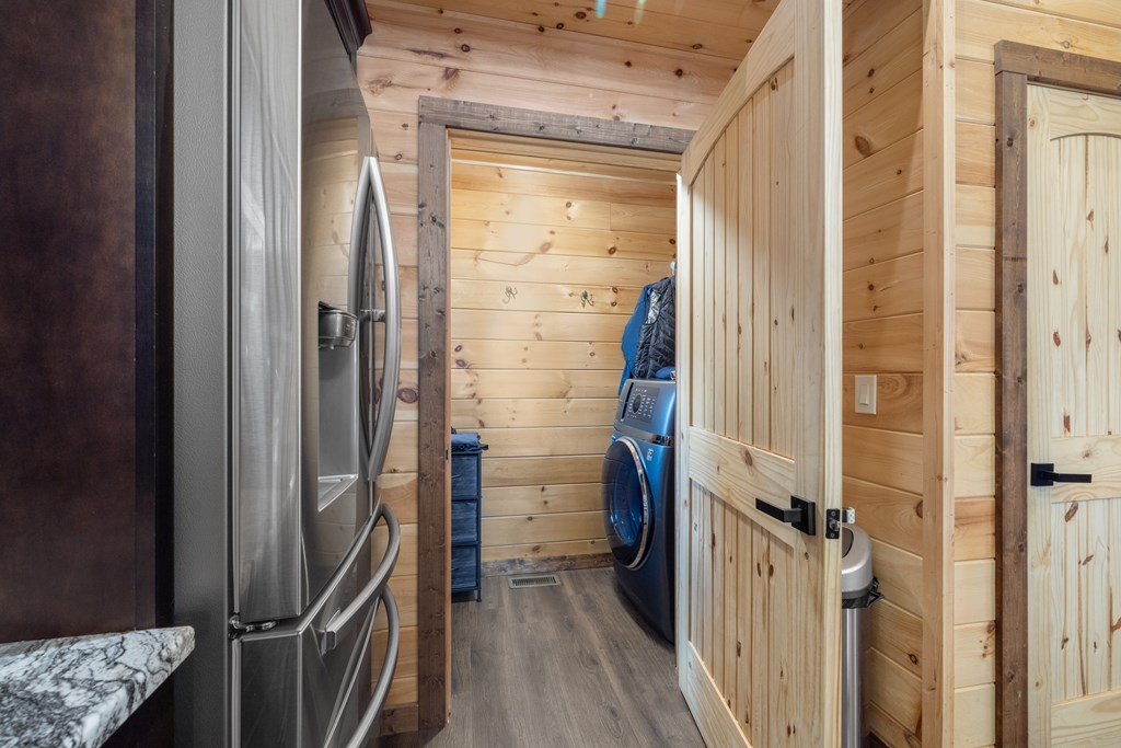 135 Grayson Point Blue Ridge, GA 30513 - Photo 22 of 46 a bathroom with a granite countertop shower and a sink