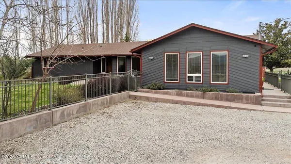 $699,000 | 168802 West Johnson Road, Prosser, WA 99350