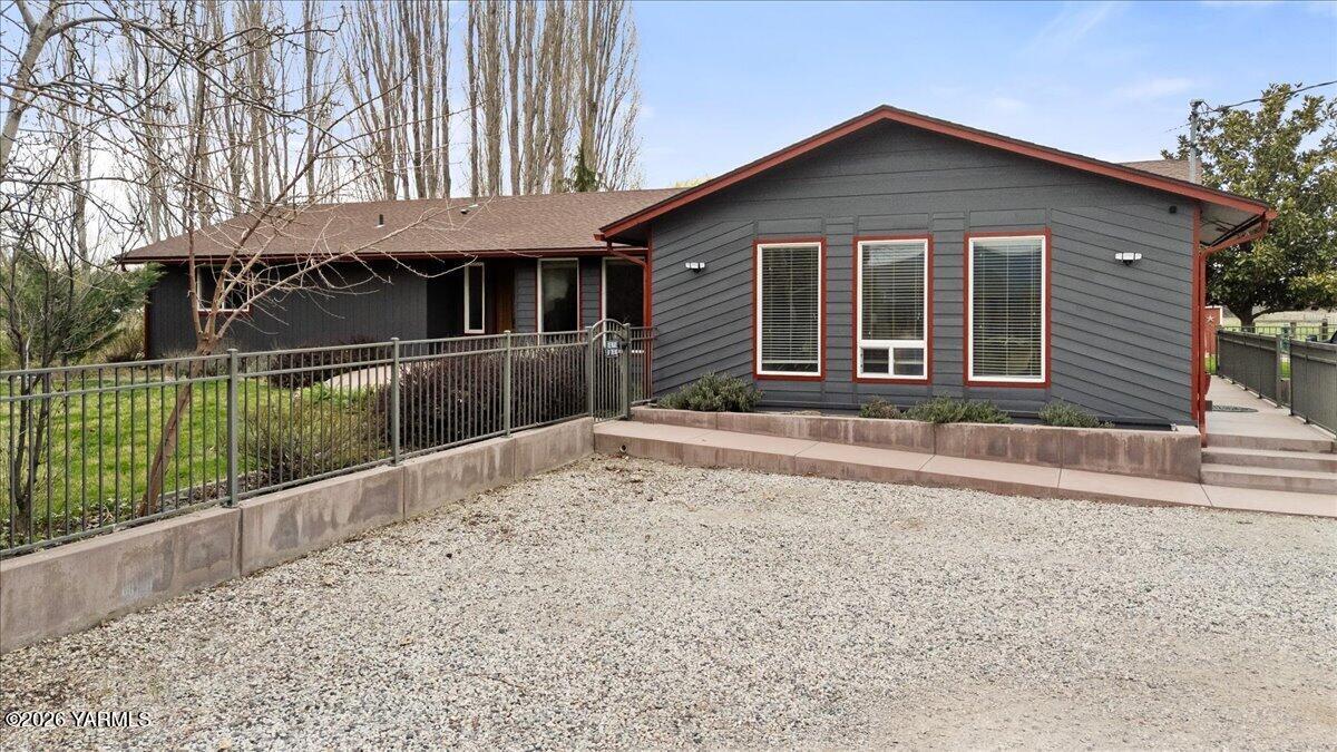 168802 West Johnson Road Prosser, WA 99350 - Photo 1 of 47 anderson use as main