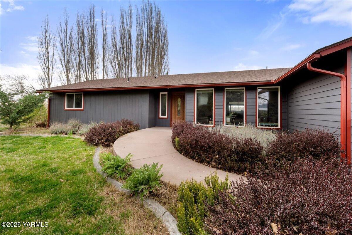 168802 West Johnson Road Prosser, WA 99350 - Photo 3 of 47 03-DSC0884