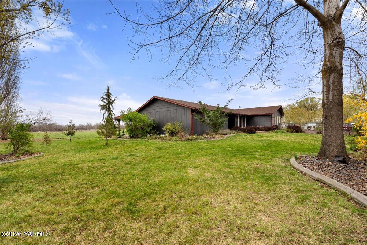 168802 West Johnson Road Prosser, WA 99350 - Photo 33 of 47 42-DSC0874