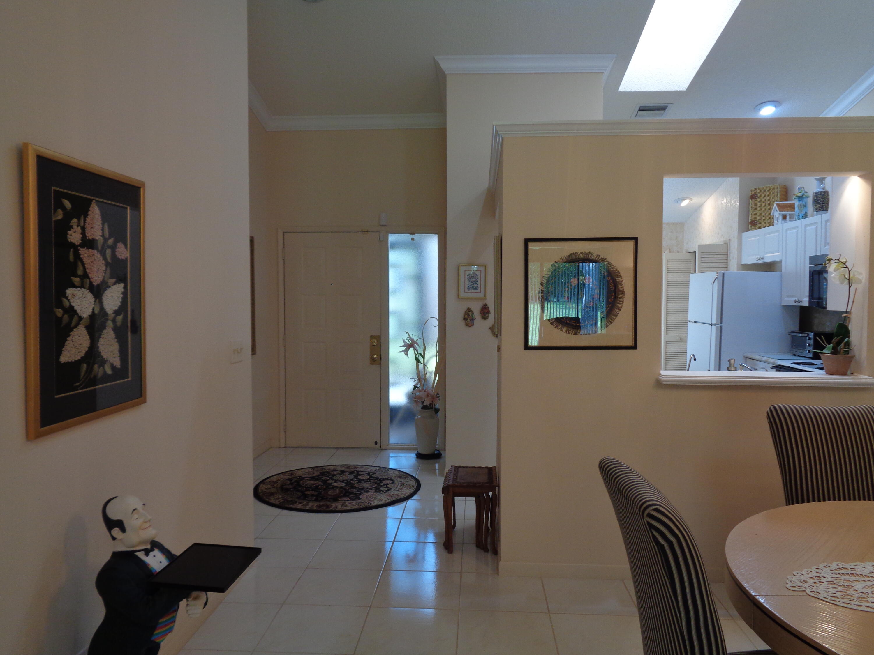 8445 Springlake Drive, Unit B Boca Raton, FL 33496 - Photo 3 of 42 Foyer