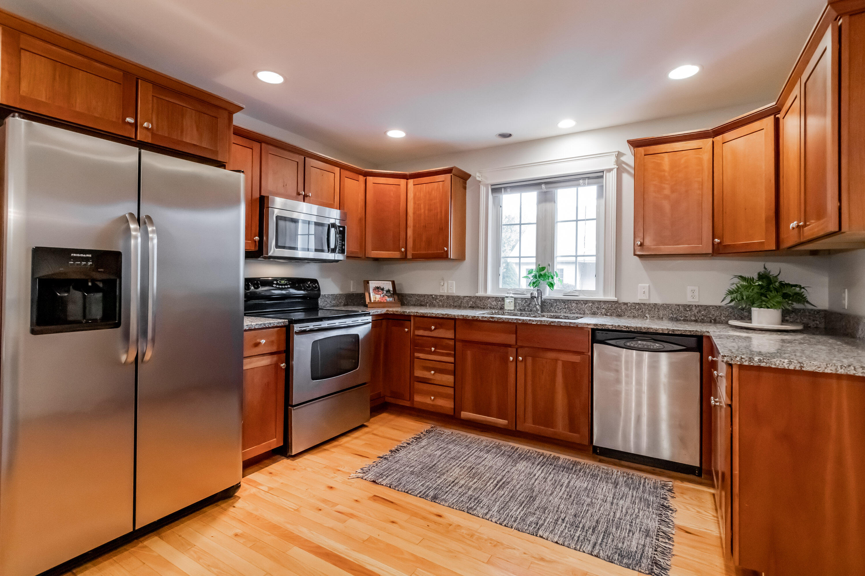 4 Sand Point Lane, Unit 3 Cumberland Foreside, ME 04110 - Photo 7 of 39 20231016ms-81015