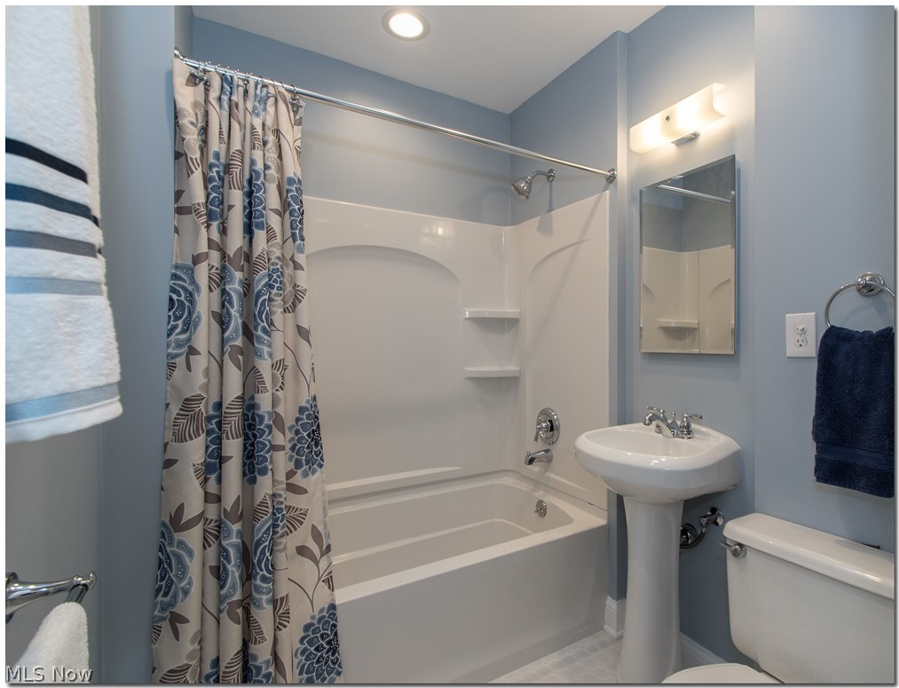 4683 Liberty Road Cleveland, OH 44121 - Photo 17 of 23