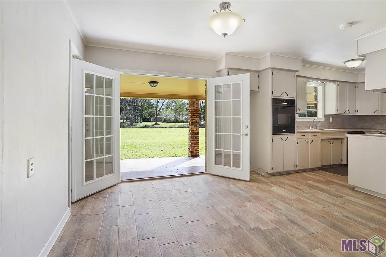 41447 Churchpoint Road Gonzales, LA 70737 - Photo 9 of 19 Breakfast Living & Rear Patio View