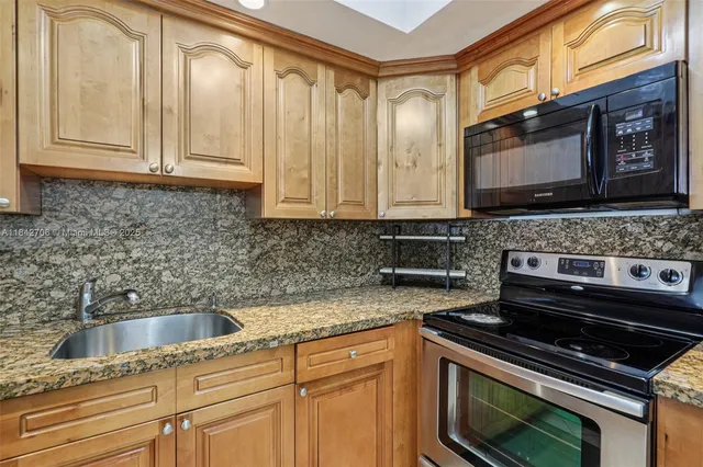 $320,000 | 7441 Wayne Avenue, Unit 2B, Miami Beach, FL 33141