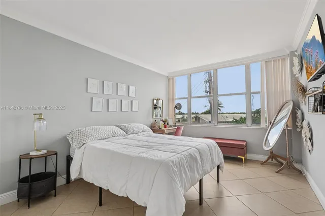 $320,000 | 7441 Wayne Avenue, Unit 2B, Miami Beach, FL 33141