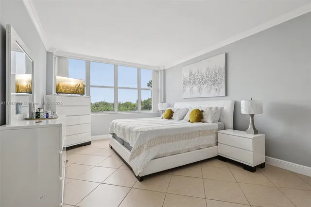 $320,000 | 7441 Wayne Avenue, Unit 2B, Miami Beach, FL 33141