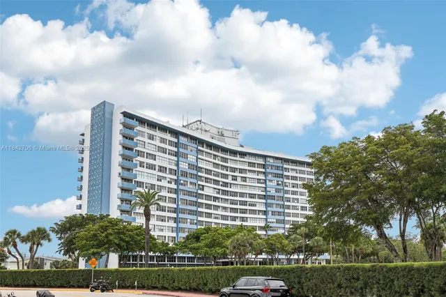 $320,000 | 7441 Wayne Avenue, Unit 2B, Miami Beach, FL 33141