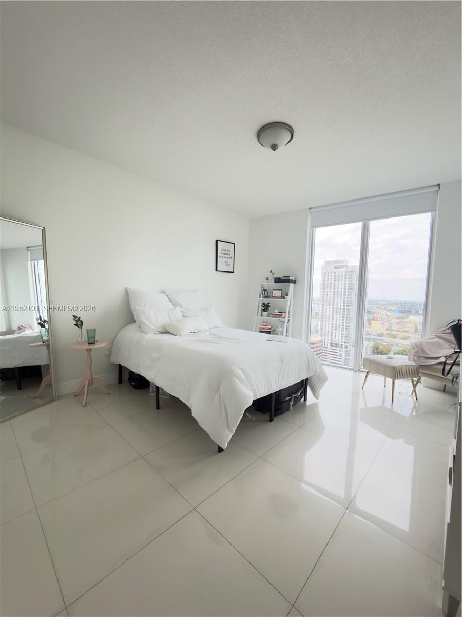 185 Southwest 7th Street, Unit 2711 Miami, FL 33130 - Photo 15 of 19