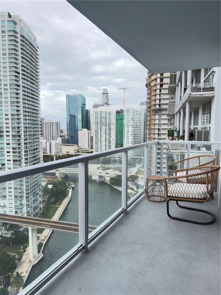 185 Southwest 7th Street, Unit 2711 Miami, FL 33130 - Photo 18 of 19