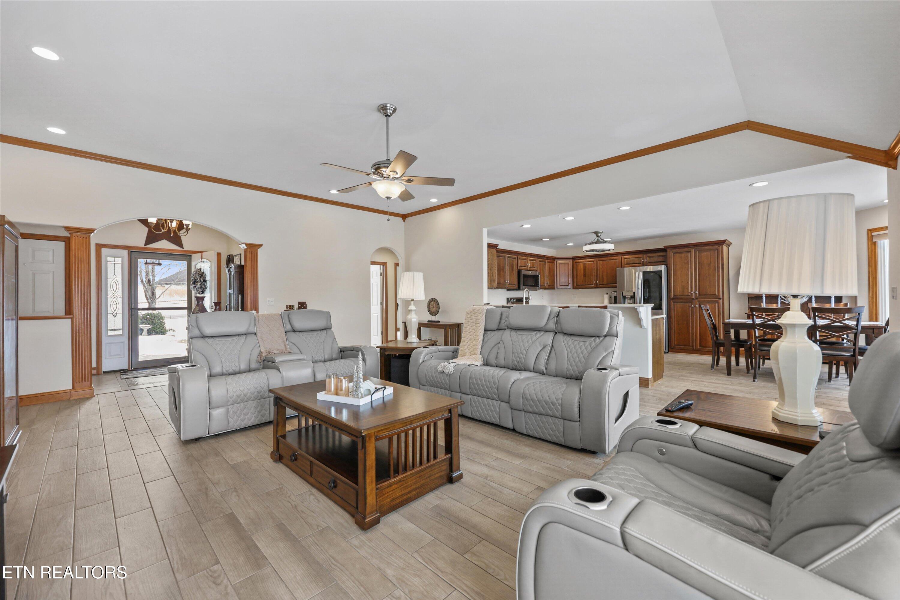 407 Kahite Trail Vonore, TN 37885 - Photo 3 of 38 open floorpan vaulted ceilings