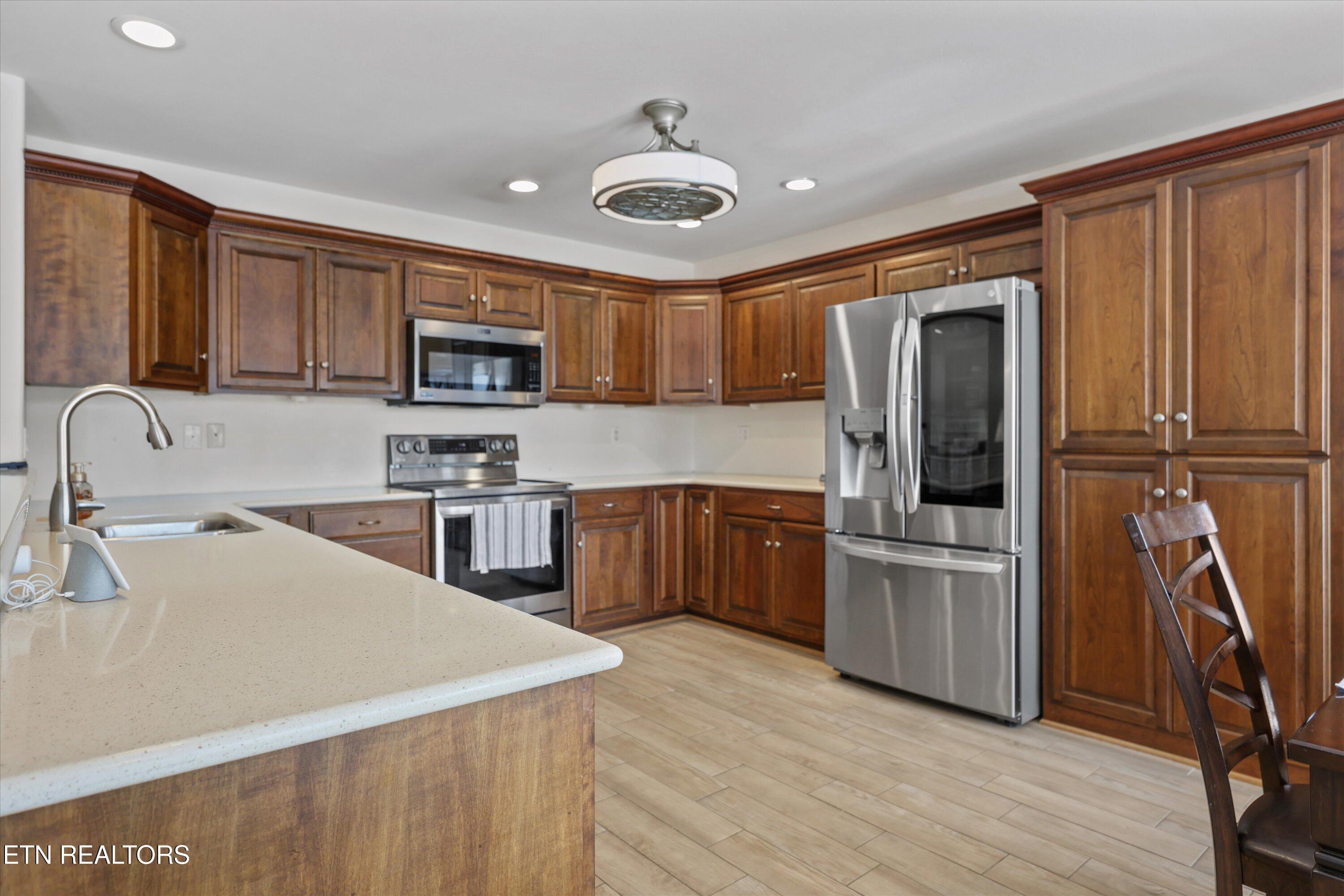 407 Kahite Trail Vonore, TN 37885 - Photo 7 of 38 kitchen