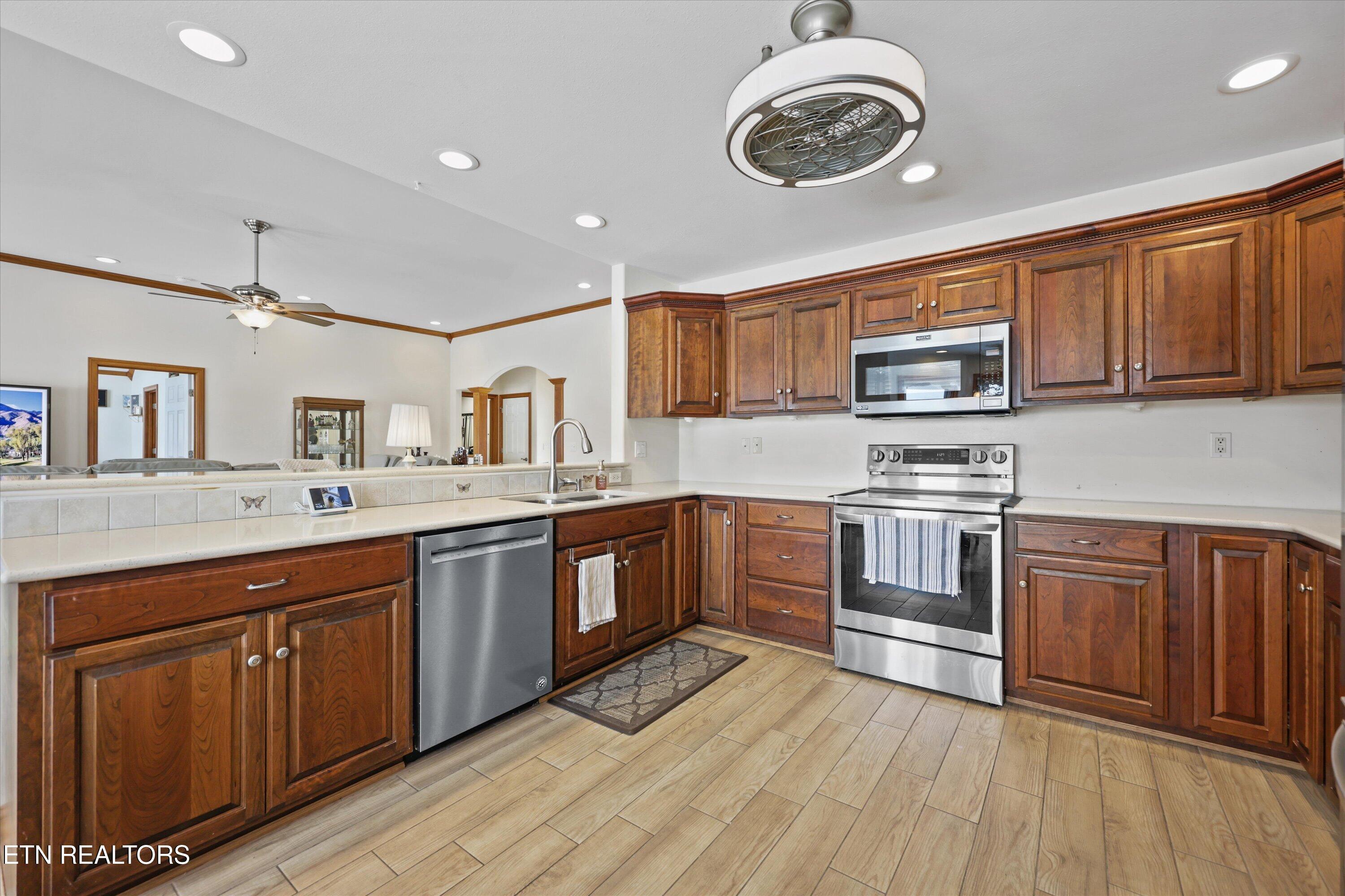 407 Kahite Trail Vonore, TN 37885 - Photo 8 of 38 kitchen