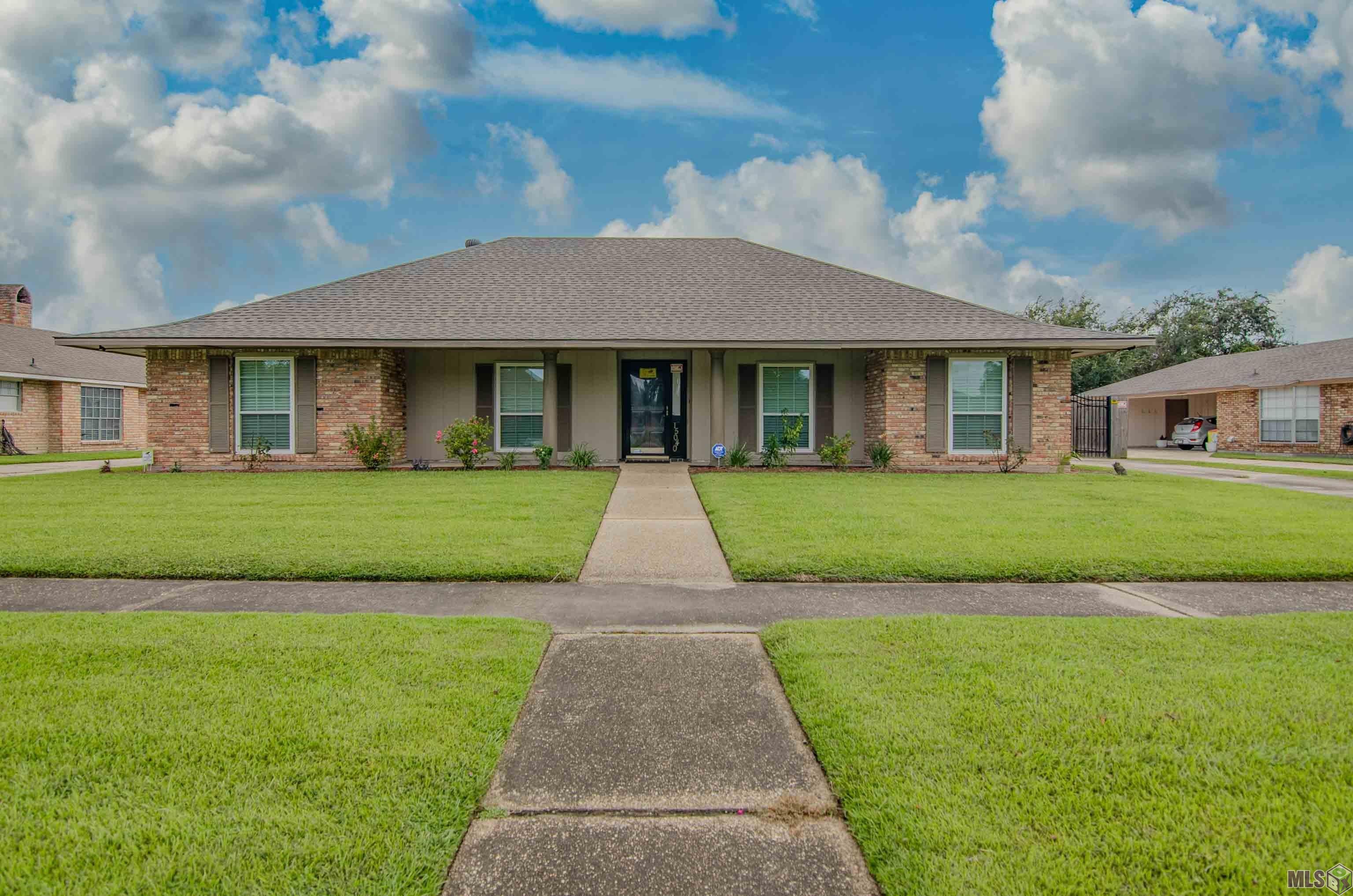 15040 7 Pines Avenue Baton Rouge, LA 70817 - Photo 1 of 18 Gallery Image 1