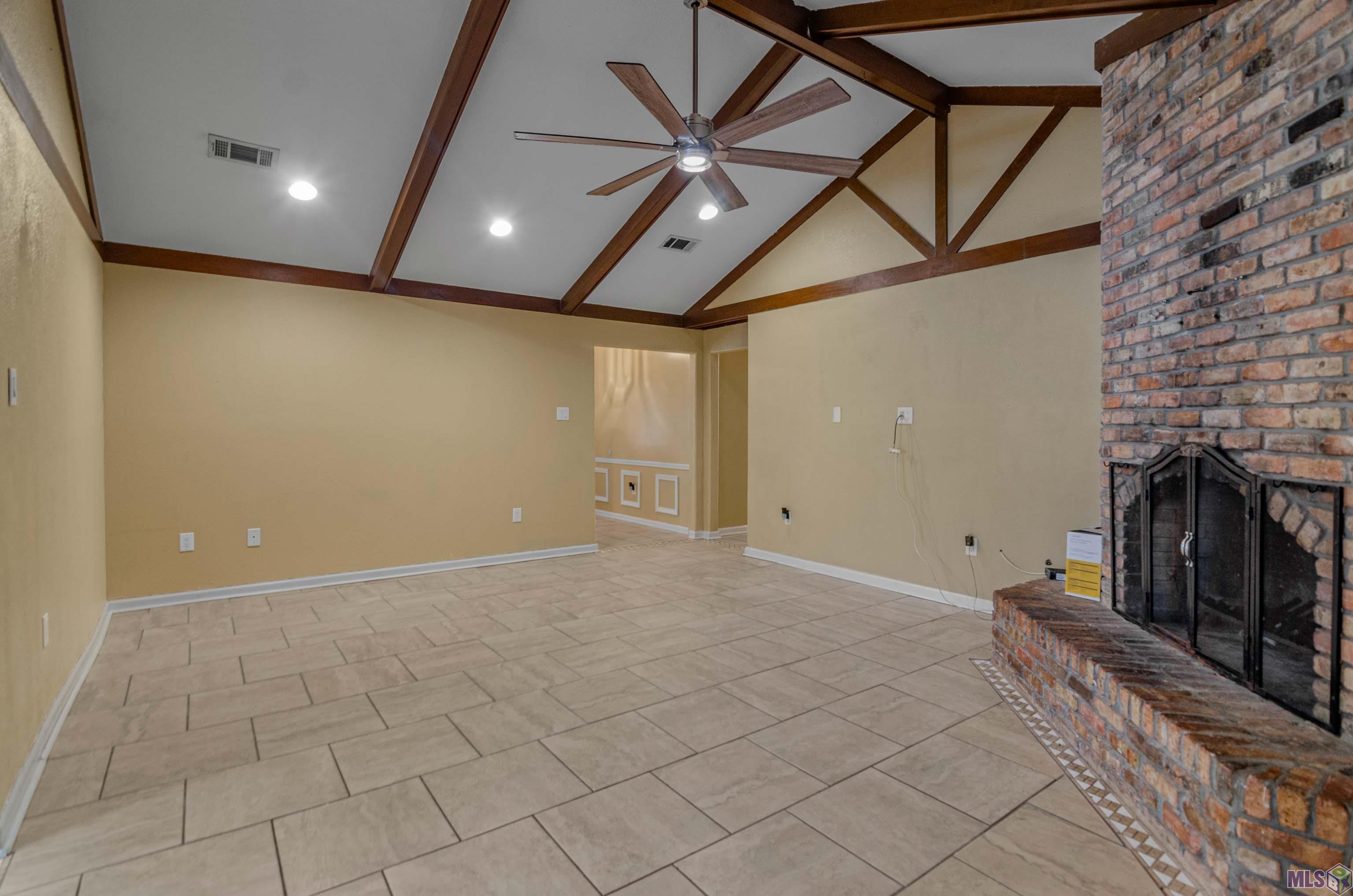 15040 7 Pines Avenue Baton Rouge, LA 70817 - Photo 4 of 18 Gallery Image 4