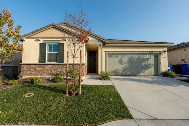 $699,000 | 565 Hudson Way, Rialto, CA 92377