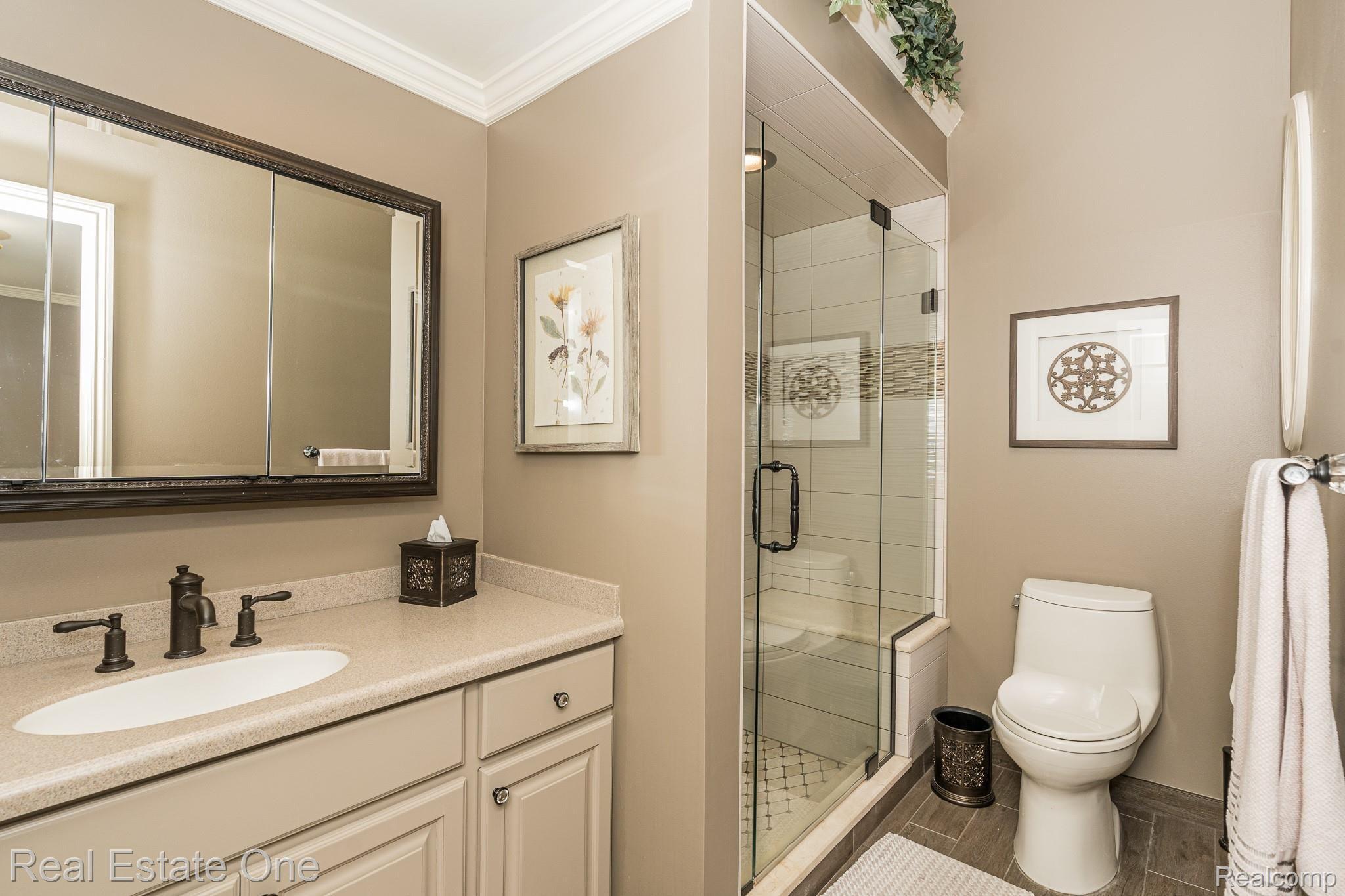 3448 Summit Ridge Drive Rochester, MI 48306 - Photo 21 of 34 Full bath by laundry