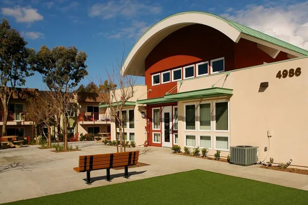 $1,042 | 4986 Logan Avenue, Unit 50, San Diego, CA 92113