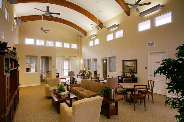 $1,042 | 4986 Logan Avenue, Unit 50, San Diego, CA 92113