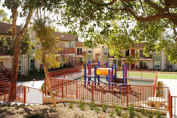 $1,042 | 4986 Logan Avenue, Unit 50, San Diego, CA 92113