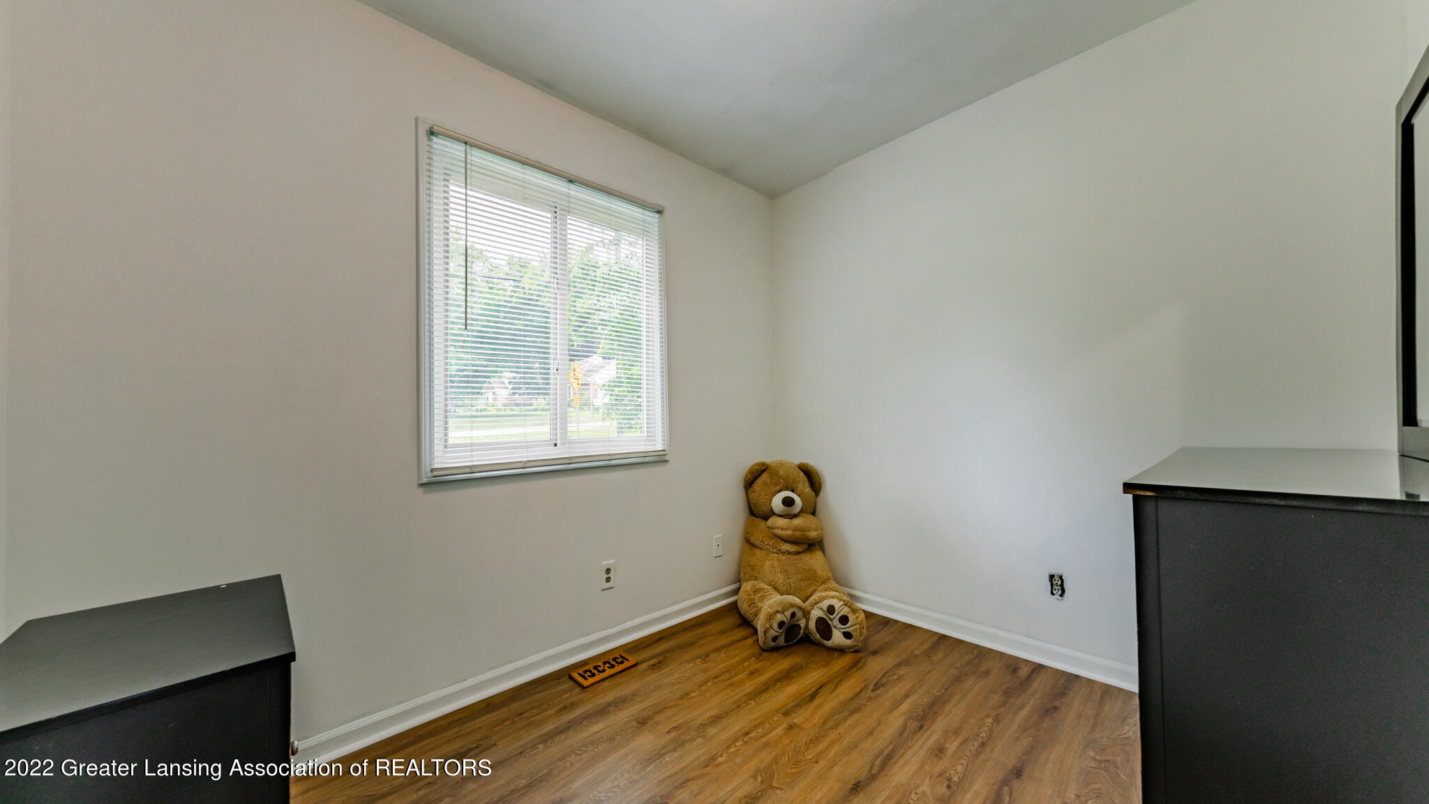 3815 Tecumseh River Road Lansing, MI 48906 - Photo 10 of 23 3815TecumsehRiverRd10