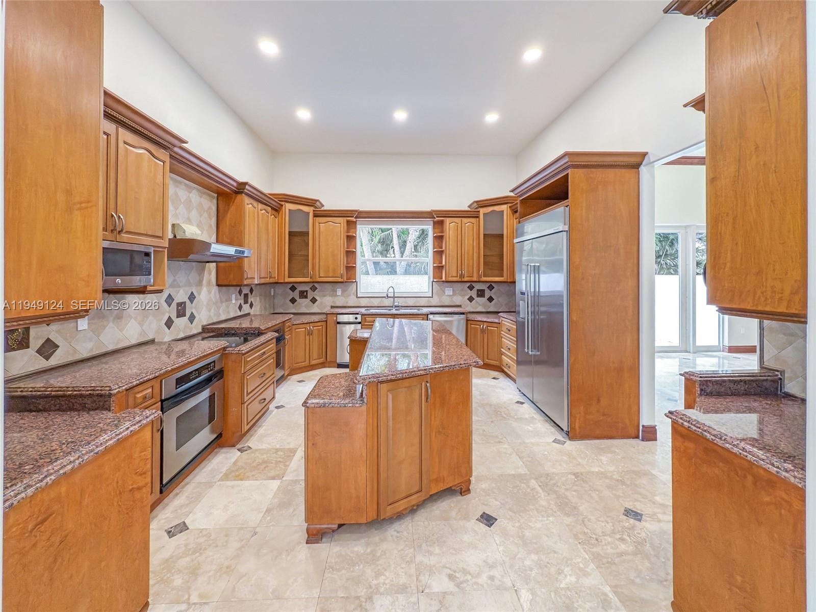 8480 Southwest 98th Street Miami, FL 33156 - Photo 11 of 59