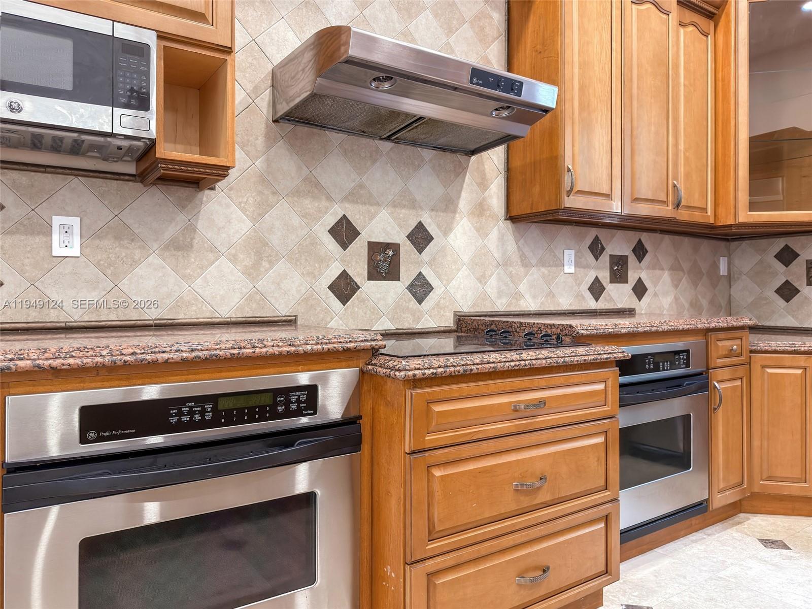 8480 Southwest 98th Street Miami, FL 33156 - Photo 14 of 59