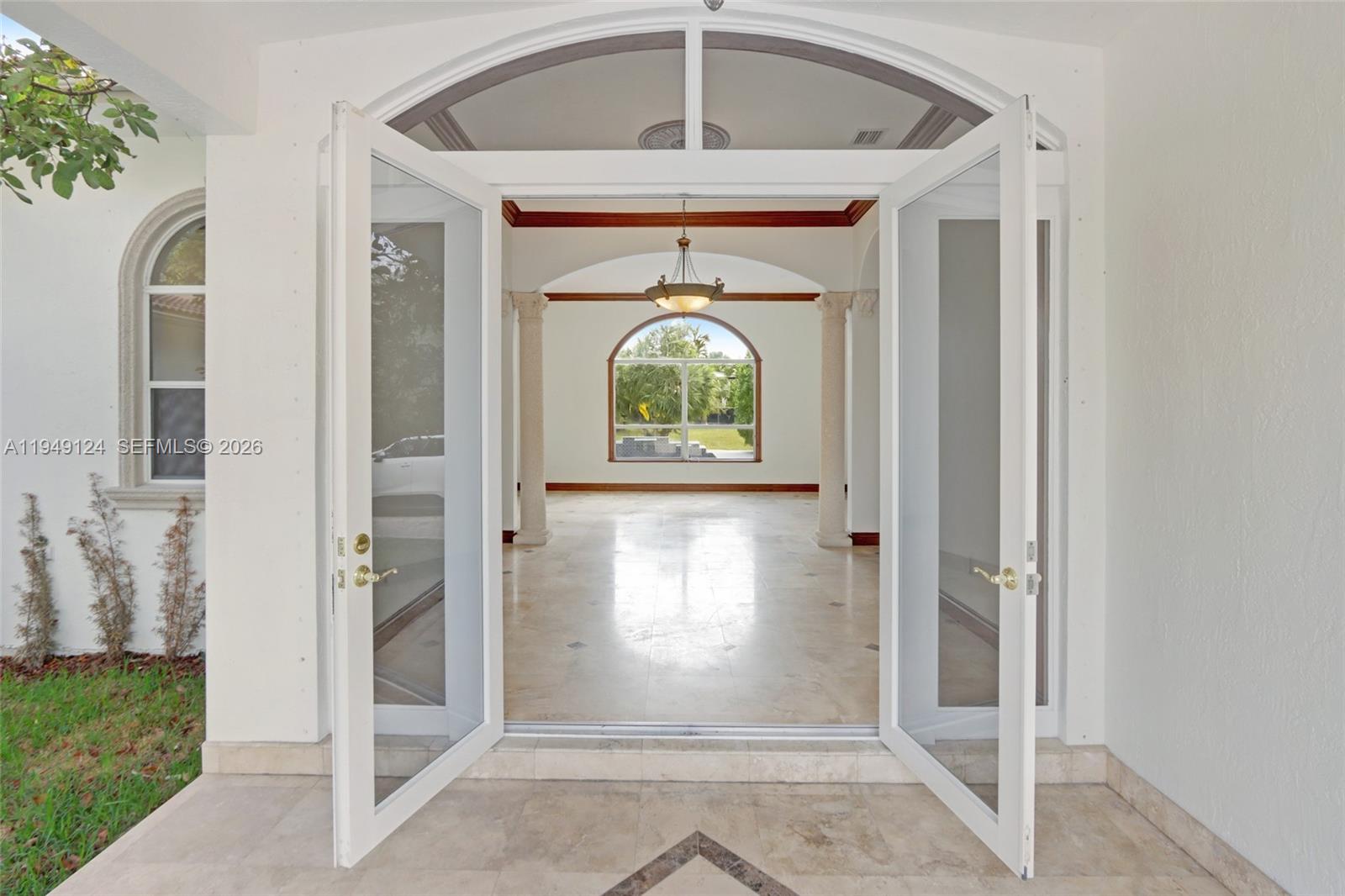 8480 Southwest 98th Street Miami, FL 33156 - Photo 4 of 59