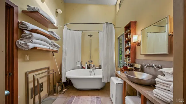 $1,299,000 | 1 Alamo Way, Lagunitas, CA 94938