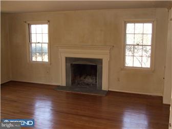 785 Old Eagle School Road Wayne, PA 19087 - Photo 2 of 11 Living Room