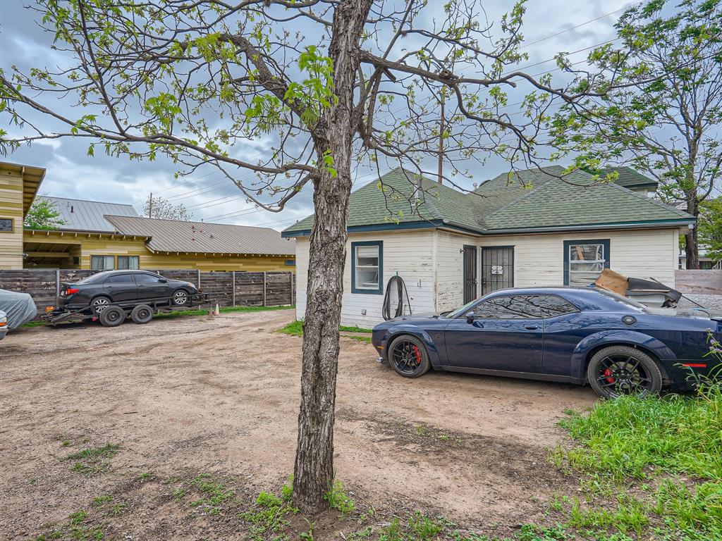 1122 Chicon Street Austin, TX 78702 - Photo 20 of 20 a car parked in front of a house
