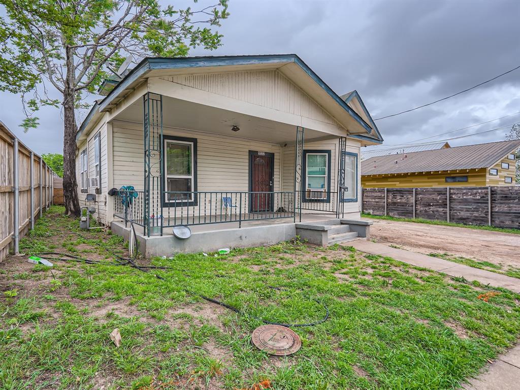 1122 Chicon Street Austin, TX 78702 - Photo 2 of 20 a view of backyard with a garden and deck