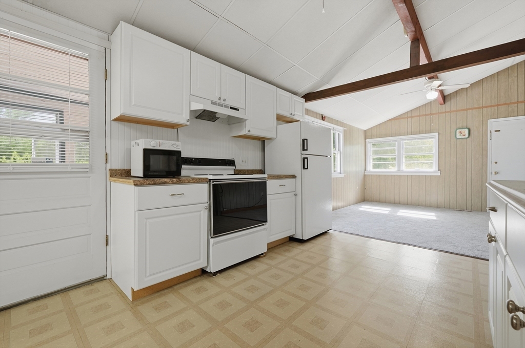 272 Glen Charlie Road Wareham, MA 02538 - Photo 15 of 40