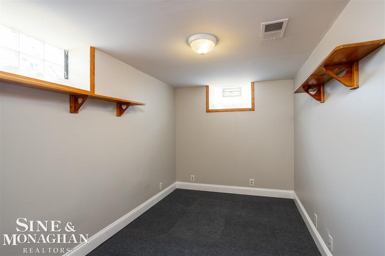 22152 Hayes Avenue Eastpointe, MI 48021 - Photo 25 of 44
