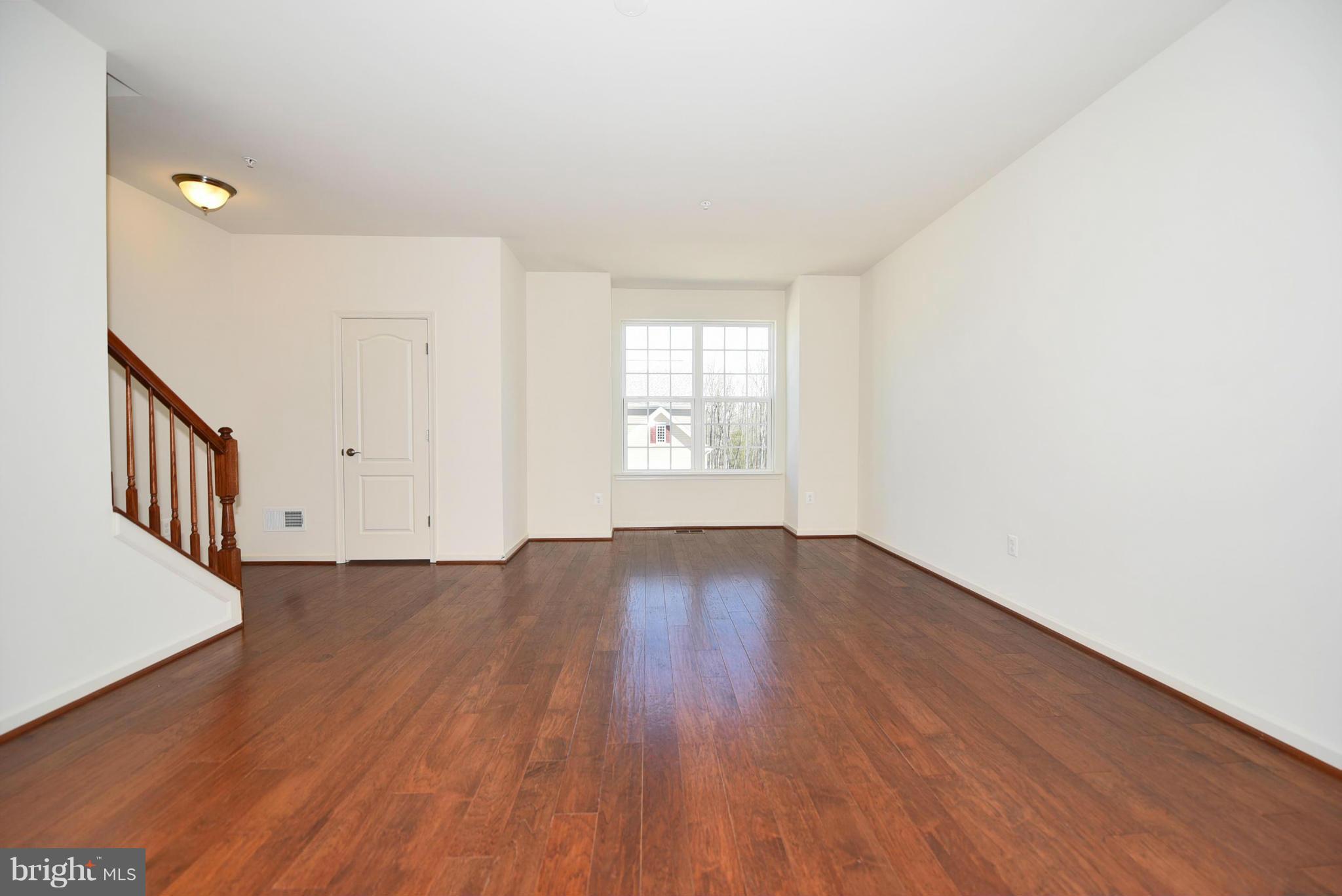 907 Ramble Run Road Baltimore, MD 21220 - Photo 2 of 30 Living Room