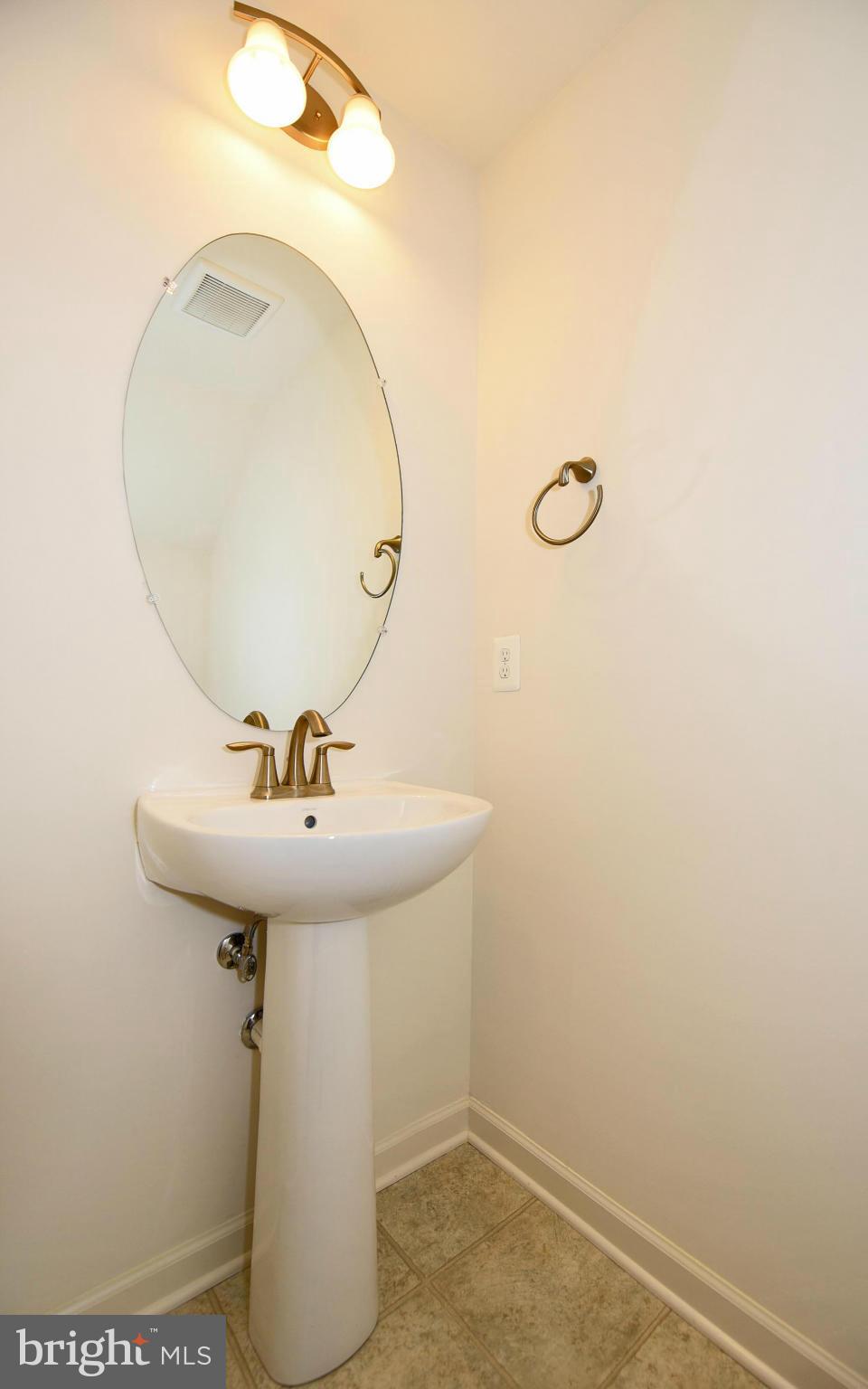 907 Ramble Run Road Baltimore, MD 21220 - Photo 19 of 30 Half bath