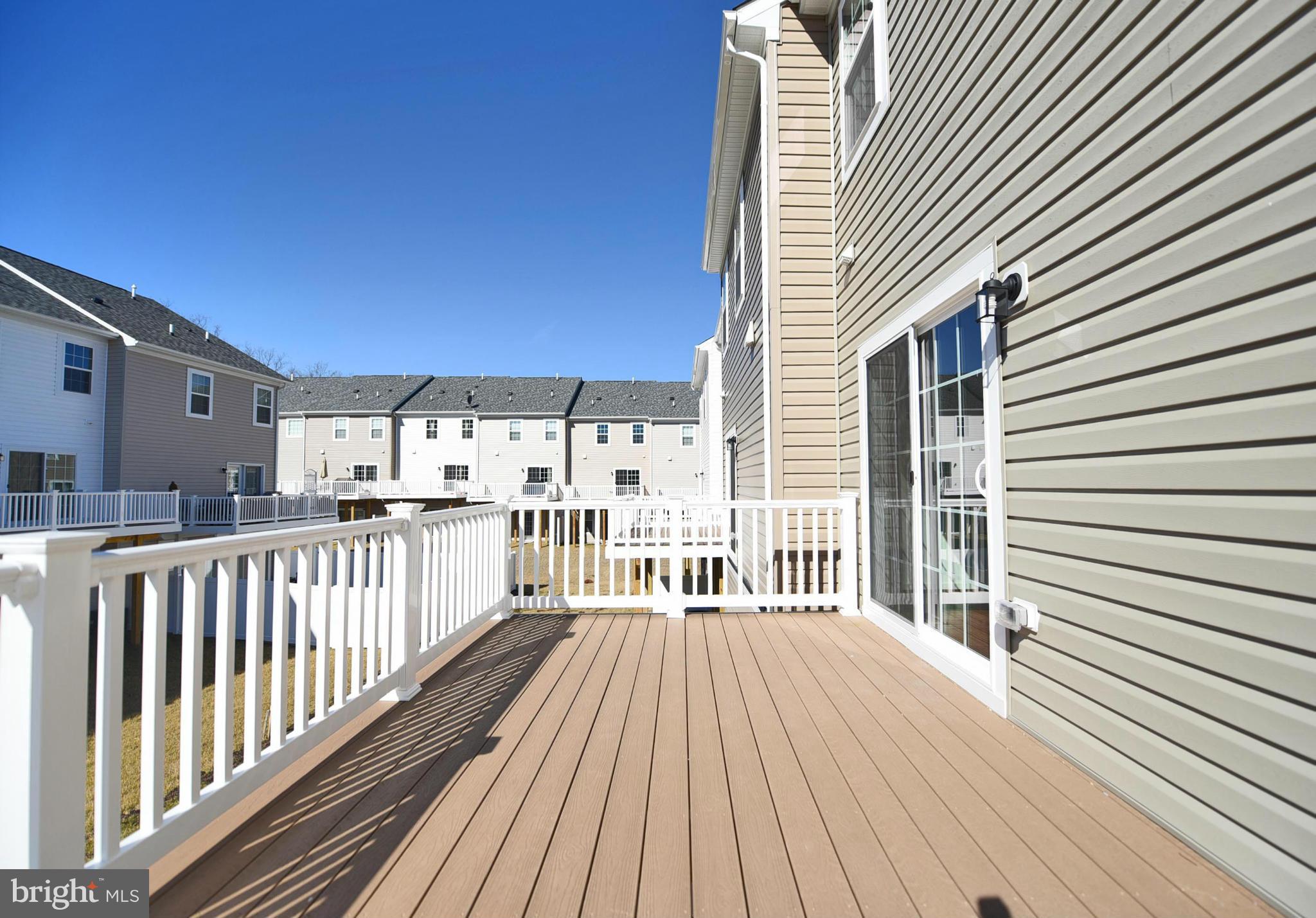 907 Ramble Run Road Baltimore, MD 21220 - Photo 5 of 30 Exterior (Rear) deck