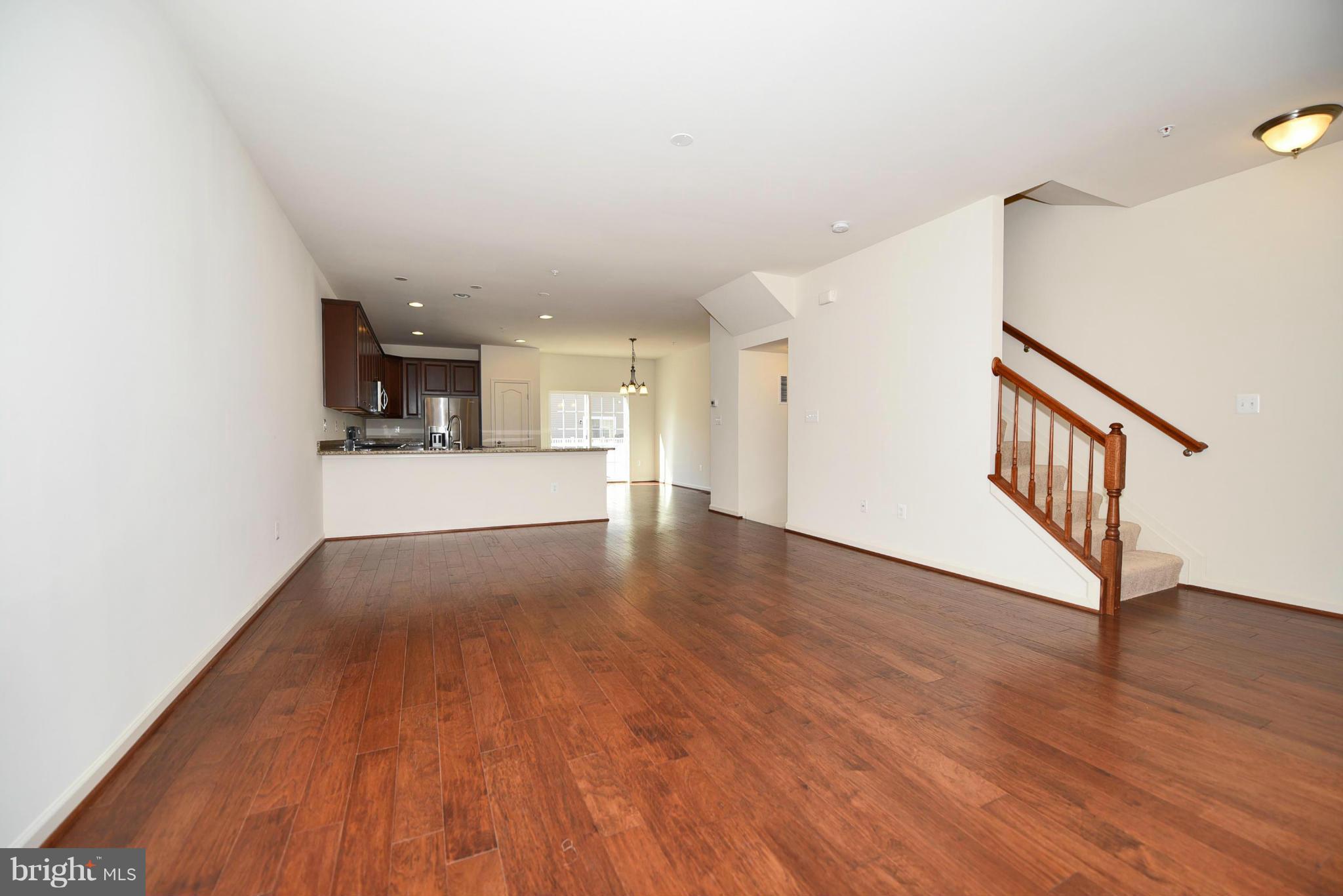 907 Ramble Run Road Baltimore, MD 21220 - Photo 7 of 30 Living Room
