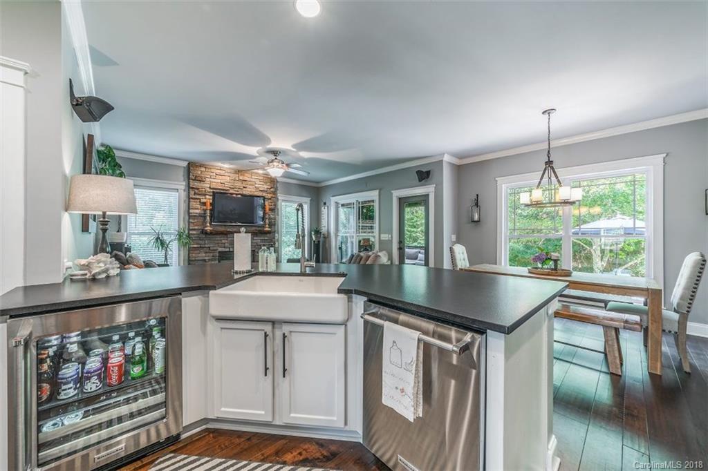 1043 Hunters Run Drive Tega Cay, SC 29708 - Photo 11 of 24 Gallery Image 11