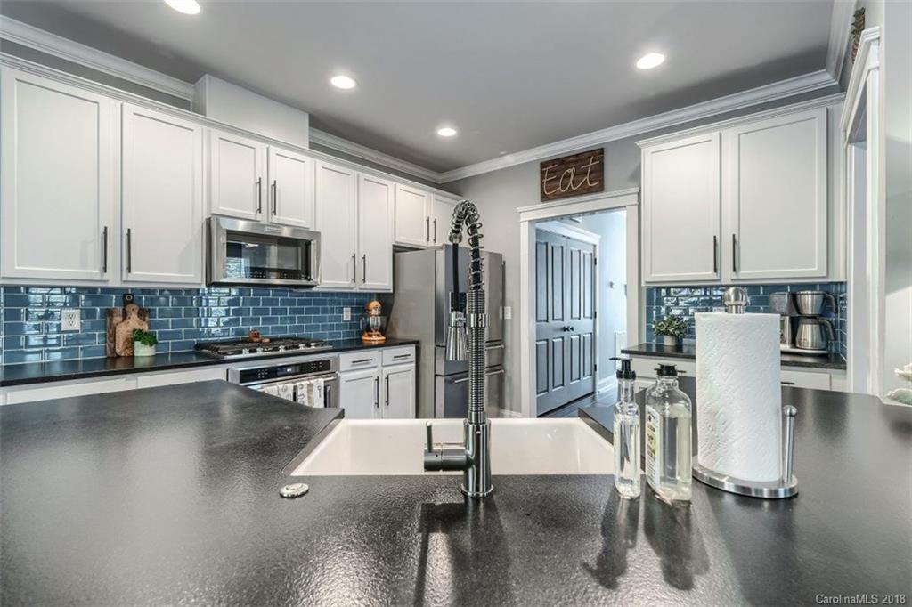 1043 Hunters Run Drive Tega Cay, SC 29708 - Photo 12 of 24 Gallery Image 12