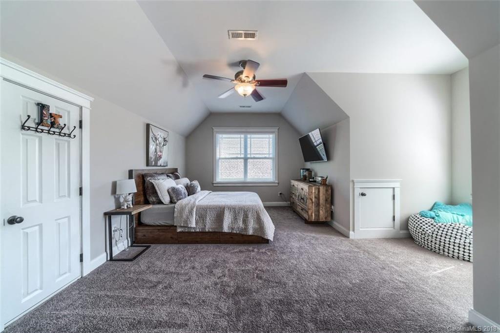 1043 Hunters Run Drive Tega Cay, SC 29708 - Photo 16 of 24 Gallery Image 16